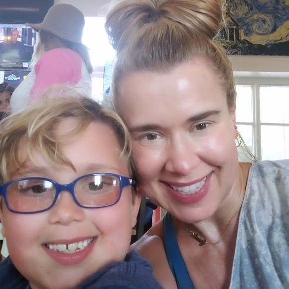 Meet your Posher, Amy - Picture 3 of 4